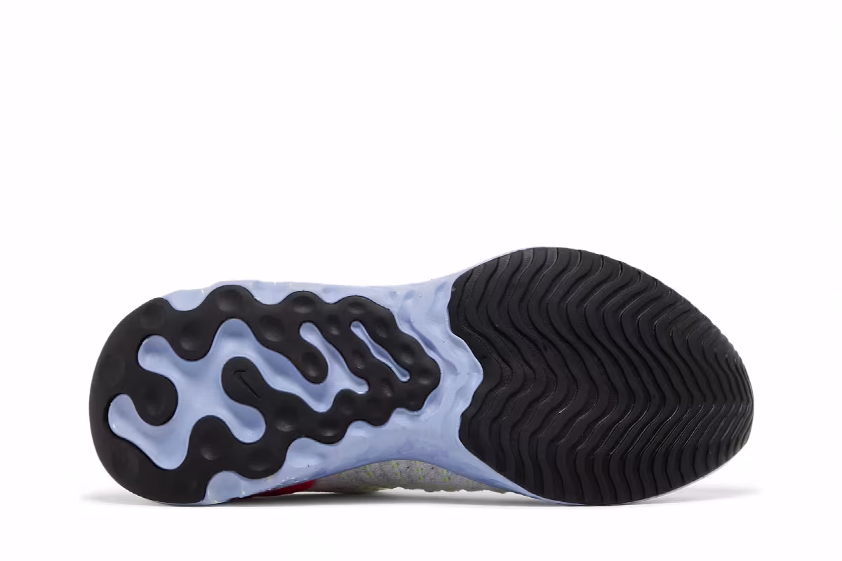 Nike Women's React Phantom Run Flyknit 2 Confetti, view 5