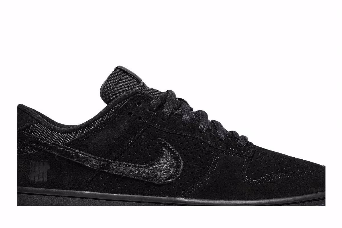 Undefeated x Nike Dunk Low Dunk vs AF1, view 3
