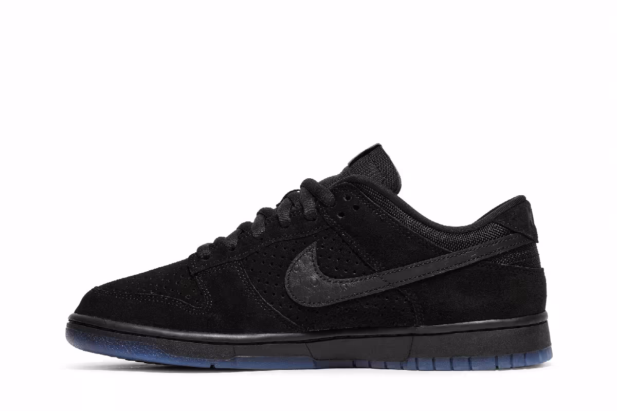 Undefeated x Nike Dunk Low Dunk vs AF1, view 4