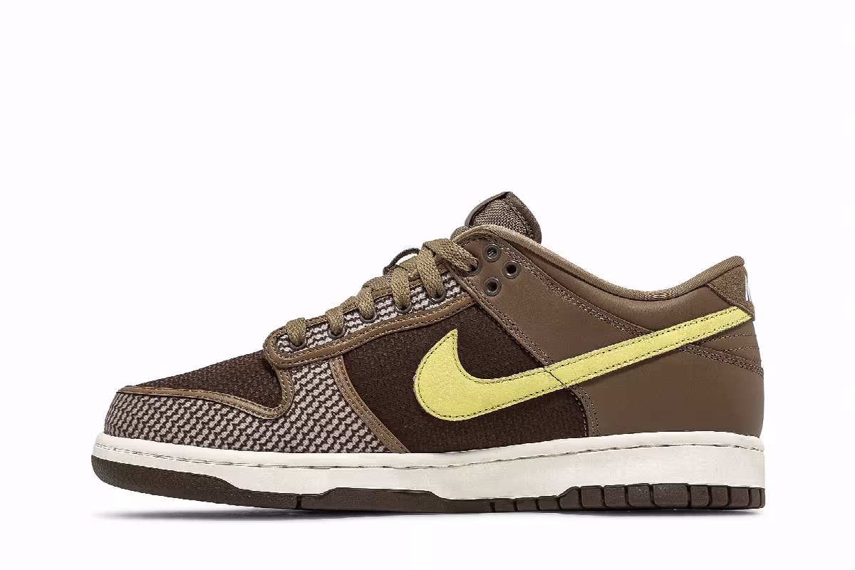 Undefeated x Nike Dunk Low SP Canteen, view 4