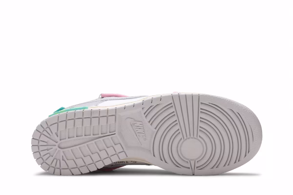 Off-White x Nike Dunk Low Lot 09 of 50, view 5