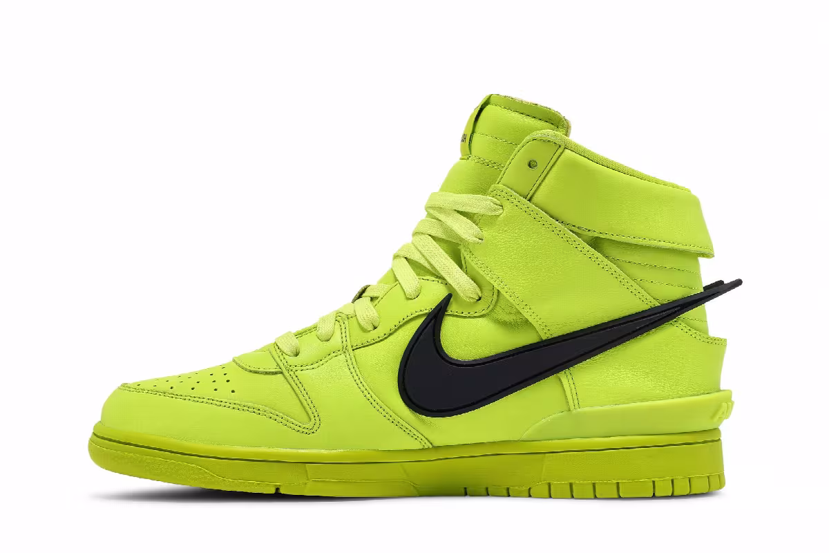 AMBUSH x Nike Dunk High Flash Lime, view 4