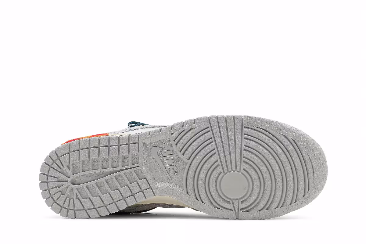 Off-White x Nike Dunk Low Lot 16 of 50, view 5