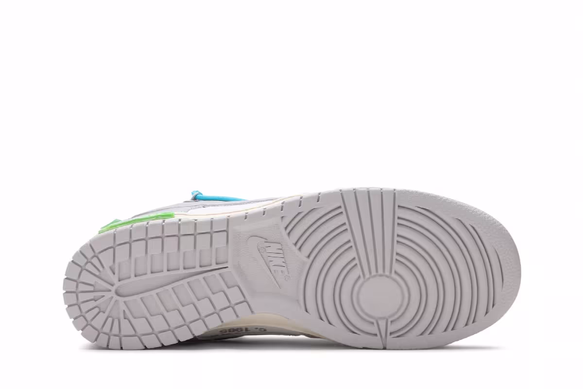 Off-White x Nike Dunk Low Lot 02 of 50, view 5