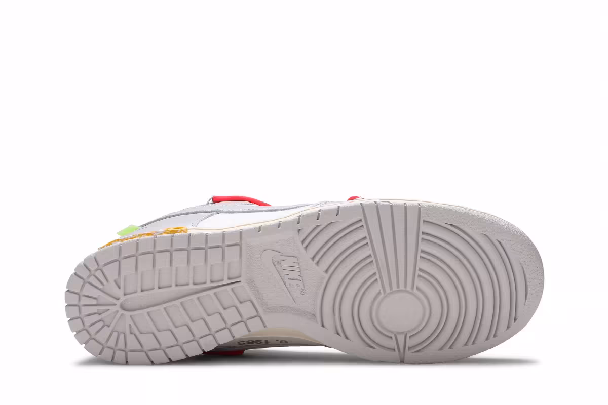 Off-White x Nike Dunk Low Lot 06 of 50, view 5