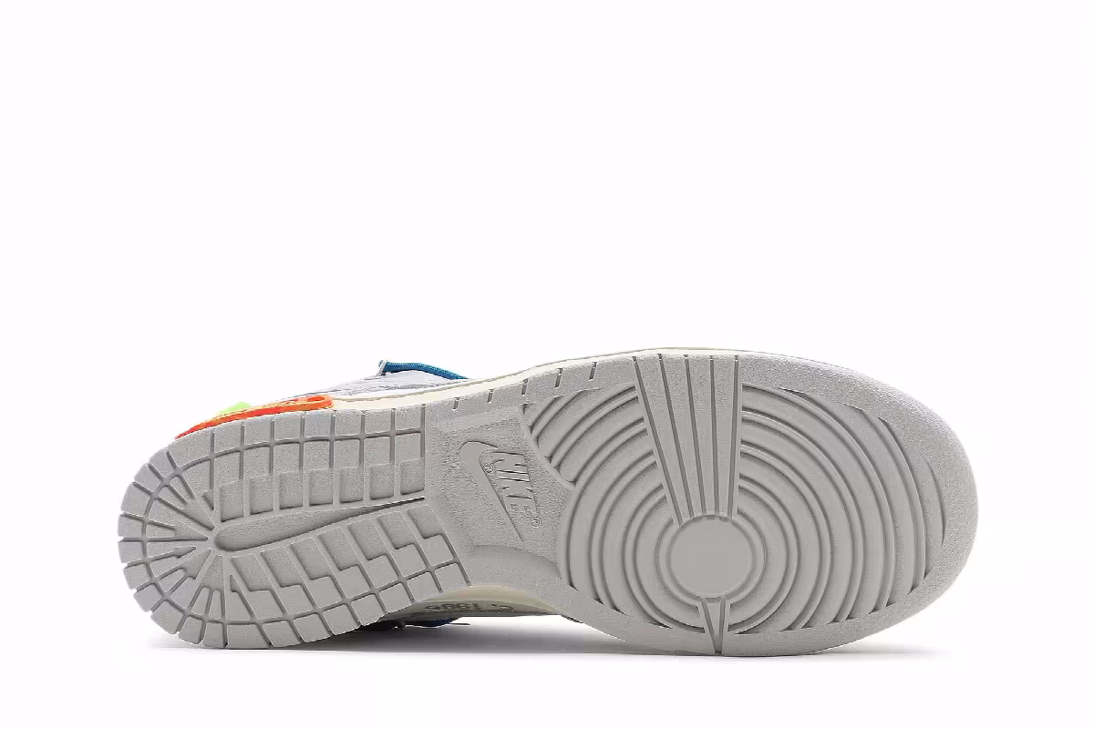 Off-White x Nike Dunk Low Lot 10 of 50, view 5