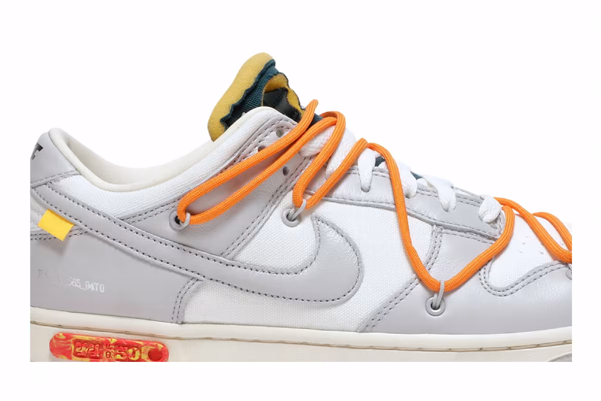Off-White x Nike Dunk Low Lot 44 of 50, view 3