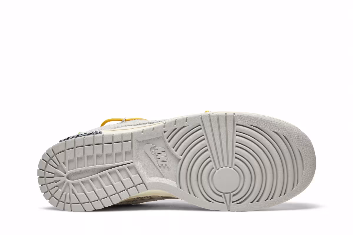 Off-White x Nike Dunk Low Lot 39 of 50, view 5