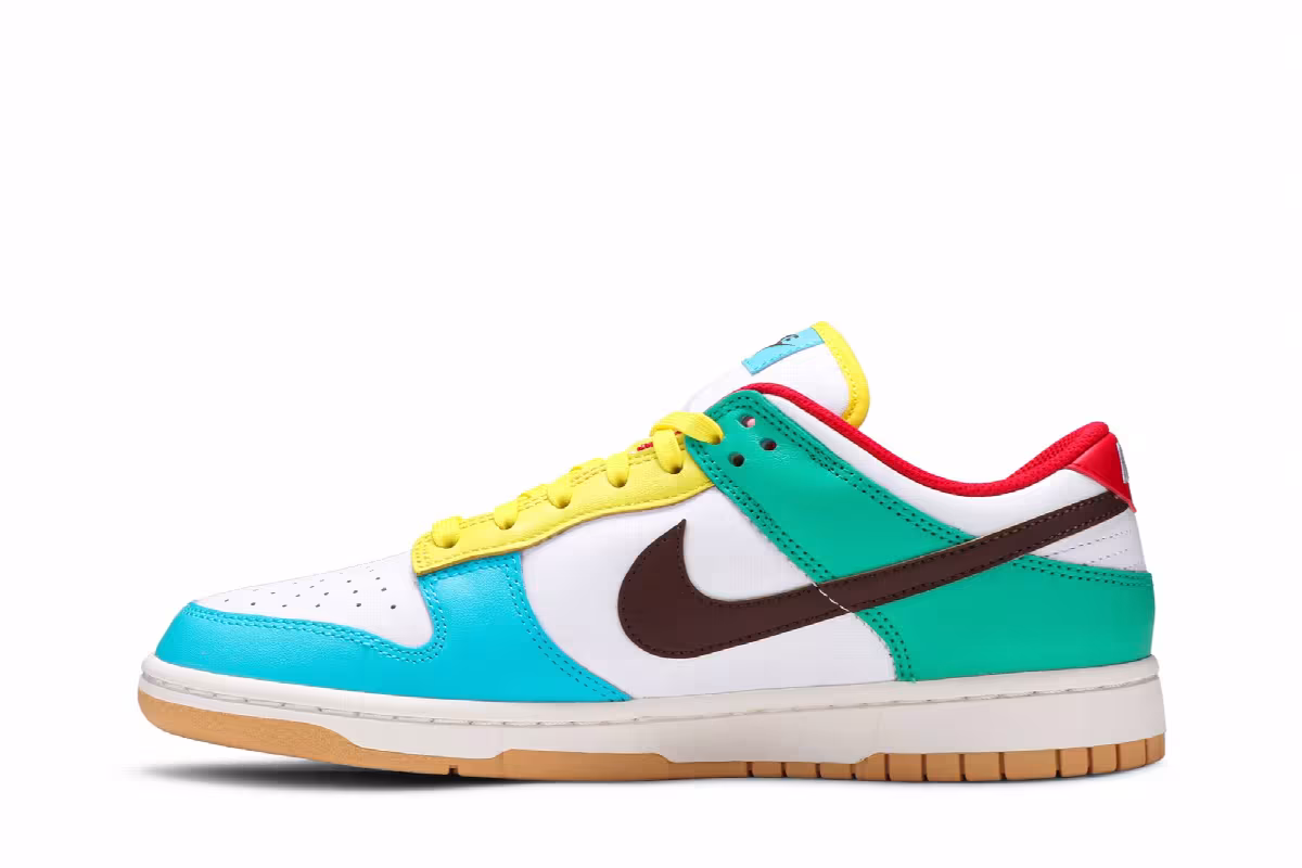 Nike Dunk Low SE Free.99 - White, view 4