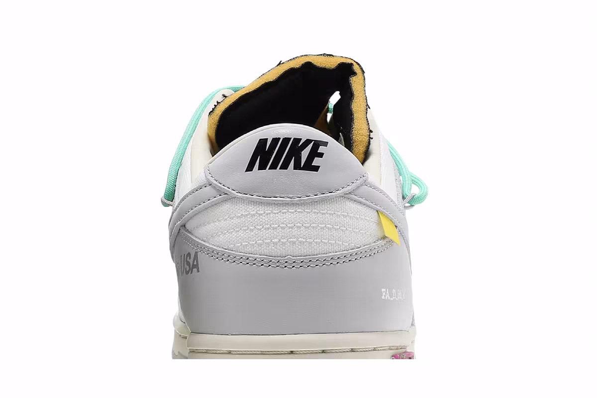 Off-White x Nike Dunk Low Lot 04 of 50, view 8
