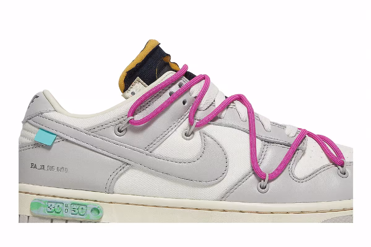 Off-White x Nike Dunk Low Lot 30 of 50, view 3