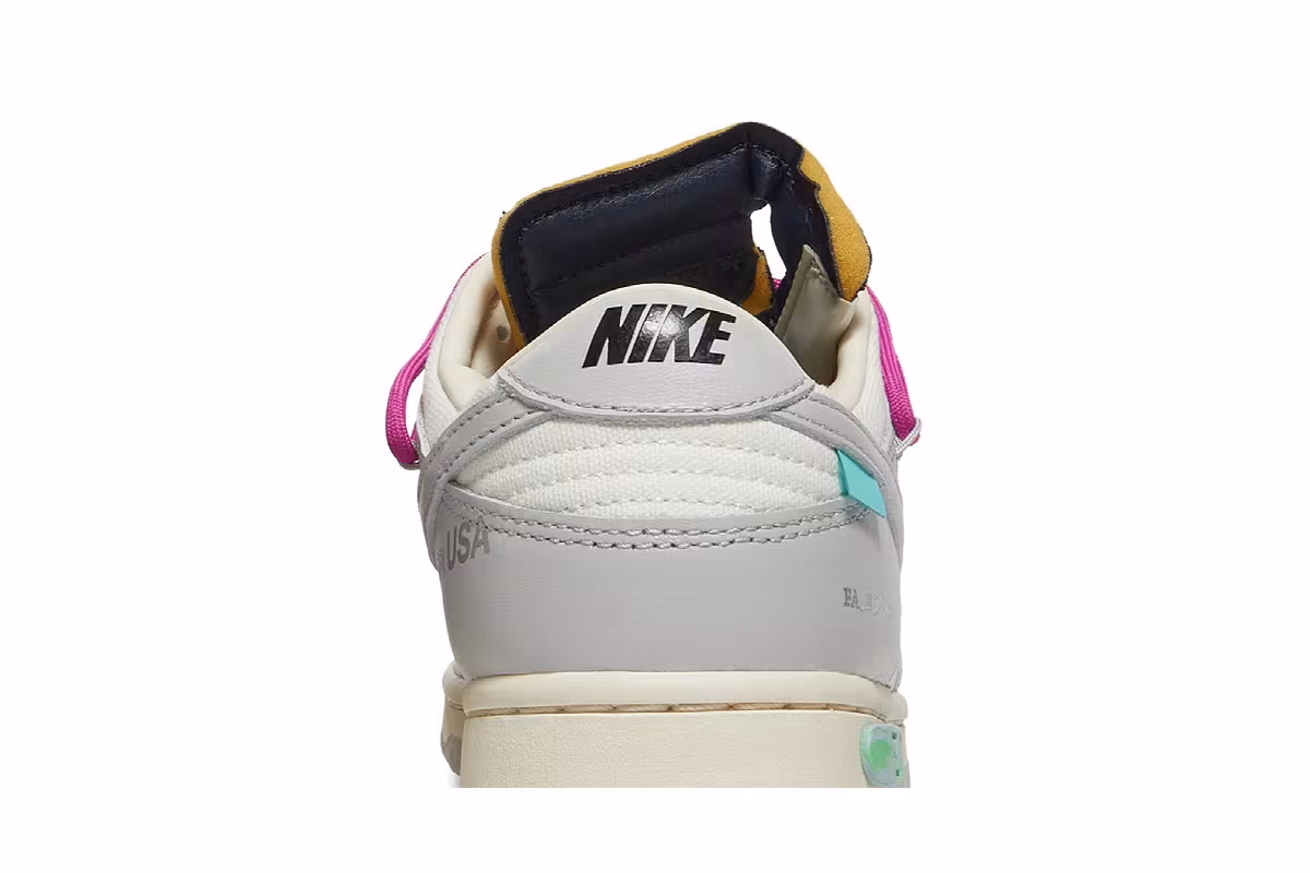 Off-White x Nike Dunk Low Lot 30 of 50, view 8