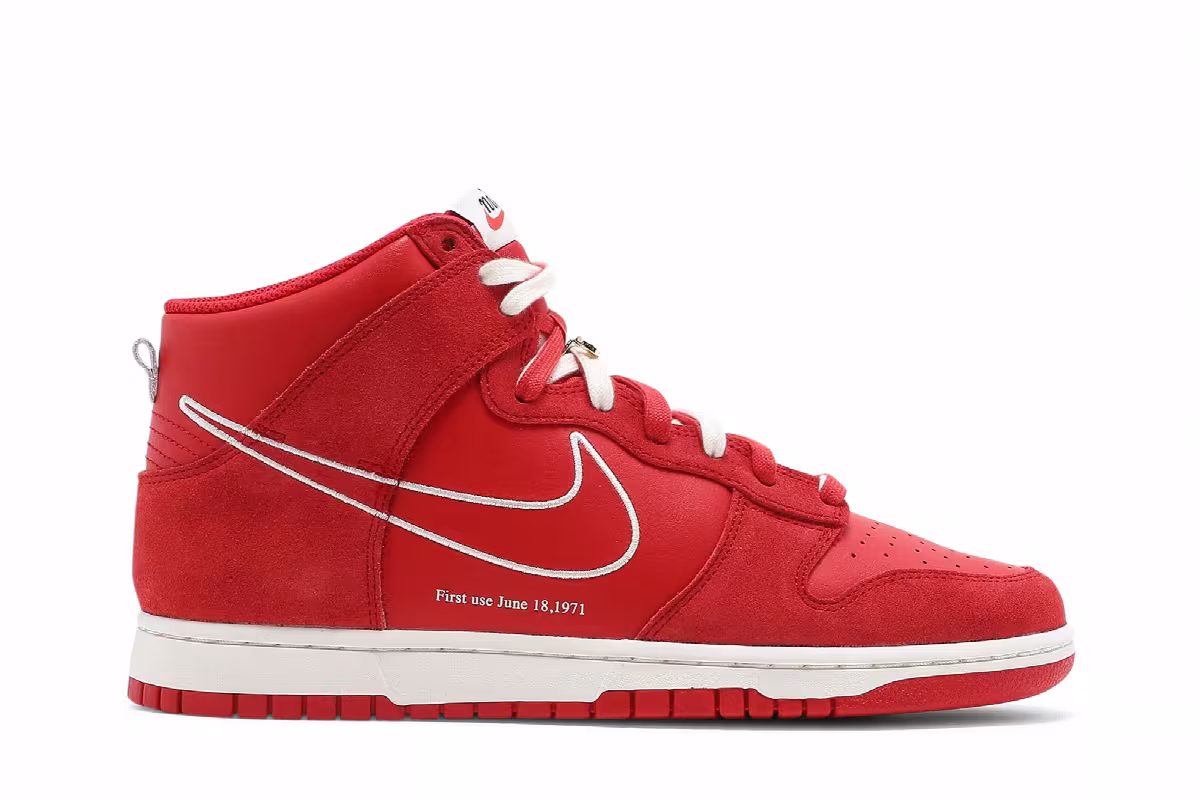 Nike Dunk High SE First Use Pack - University Red, view 2