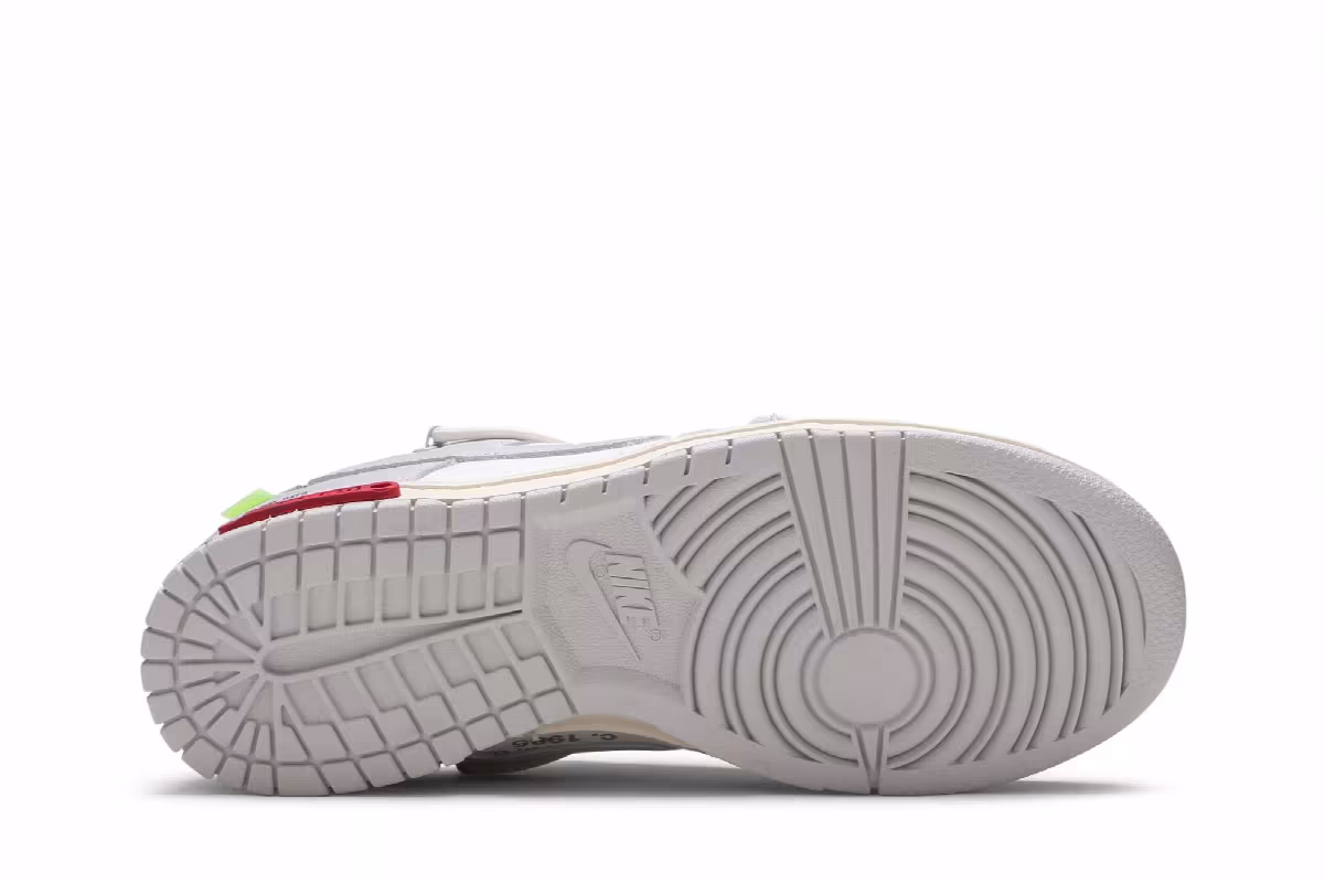 Off-White x Nike Dunk Low Lot 25 of 50, view 5