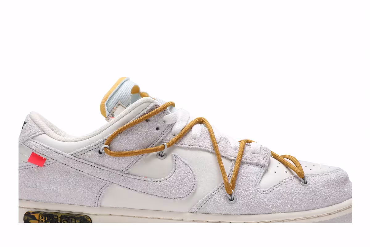 Off-White x Nike Dunk Low Lot 37 of 50, view 3