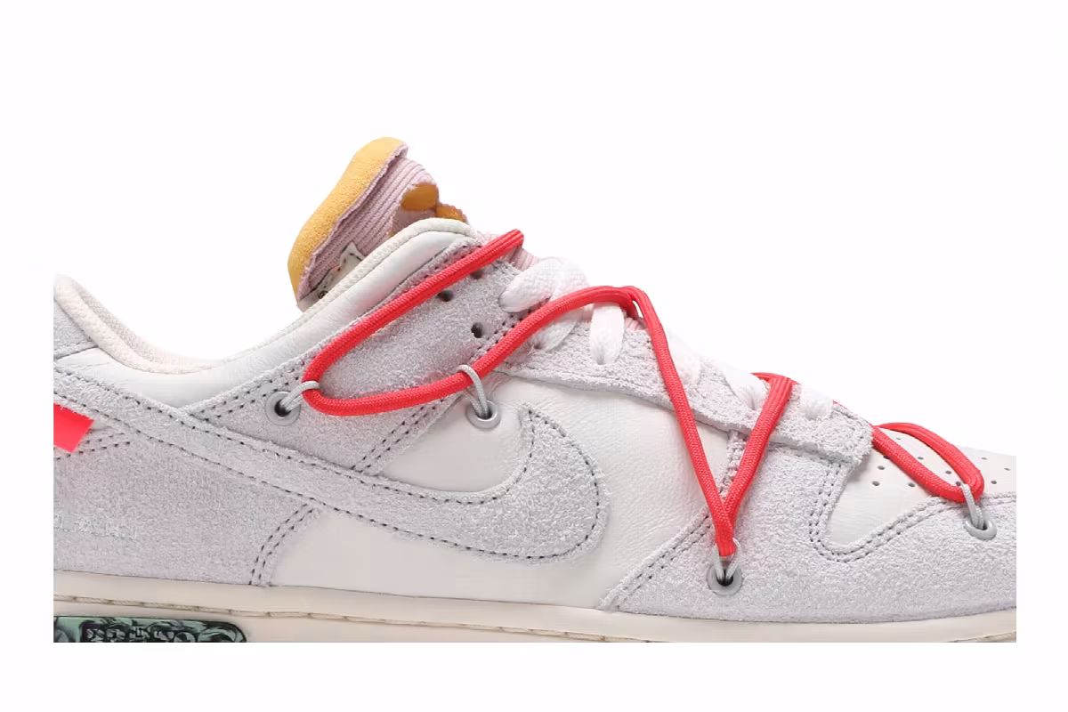 Off-White x Nike Dunk Low Lot 33 of 50, view 3