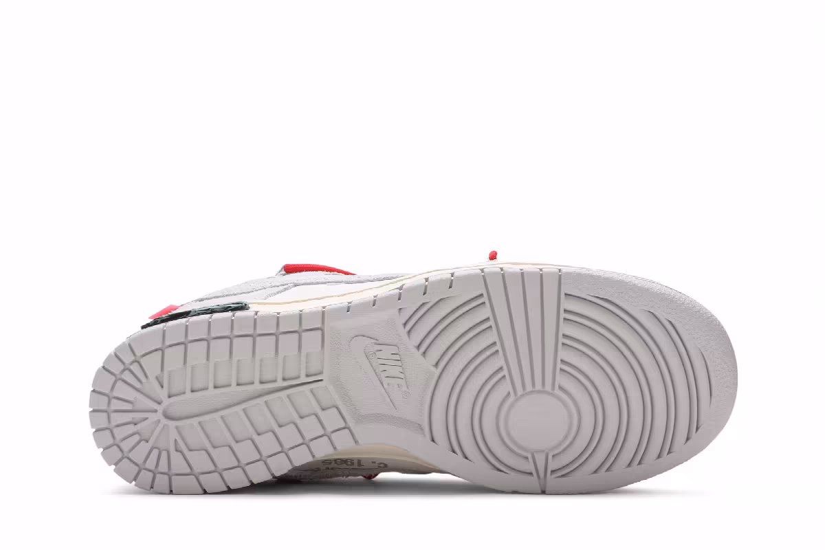 Off-White x Nike Dunk Low Lot 33 of 50, view 5