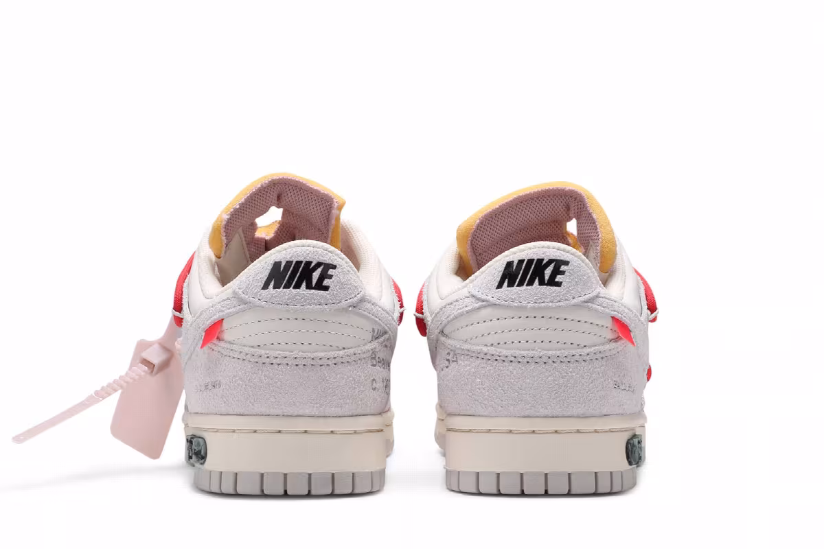 Off-White x Nike Dunk Low Lot 33 of 50, view 7