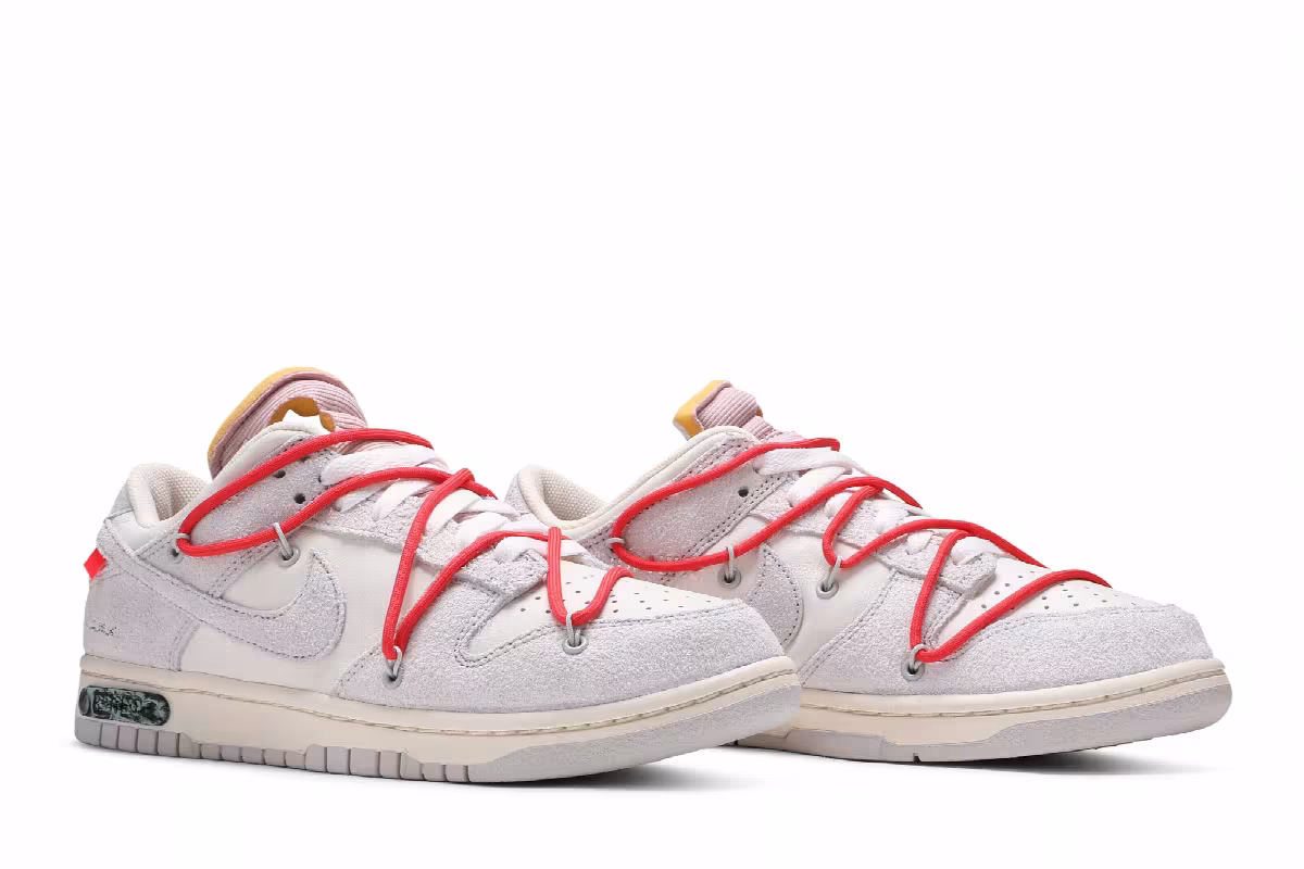 Off-White x Nike Dunk Low Lot 33 of 50, view 9