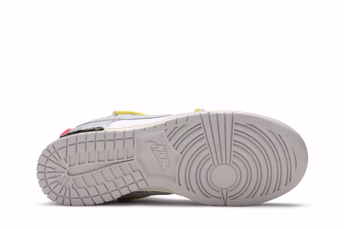 Off-White x Nike Dunk Low Lot 27 of 50, view 5