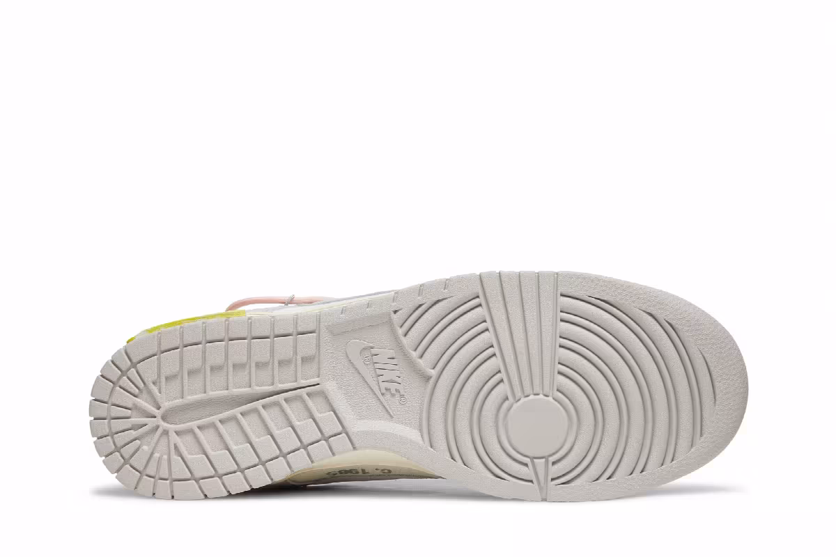 Off-White x Nike Dunk Low Lot 24 of 50, view 5