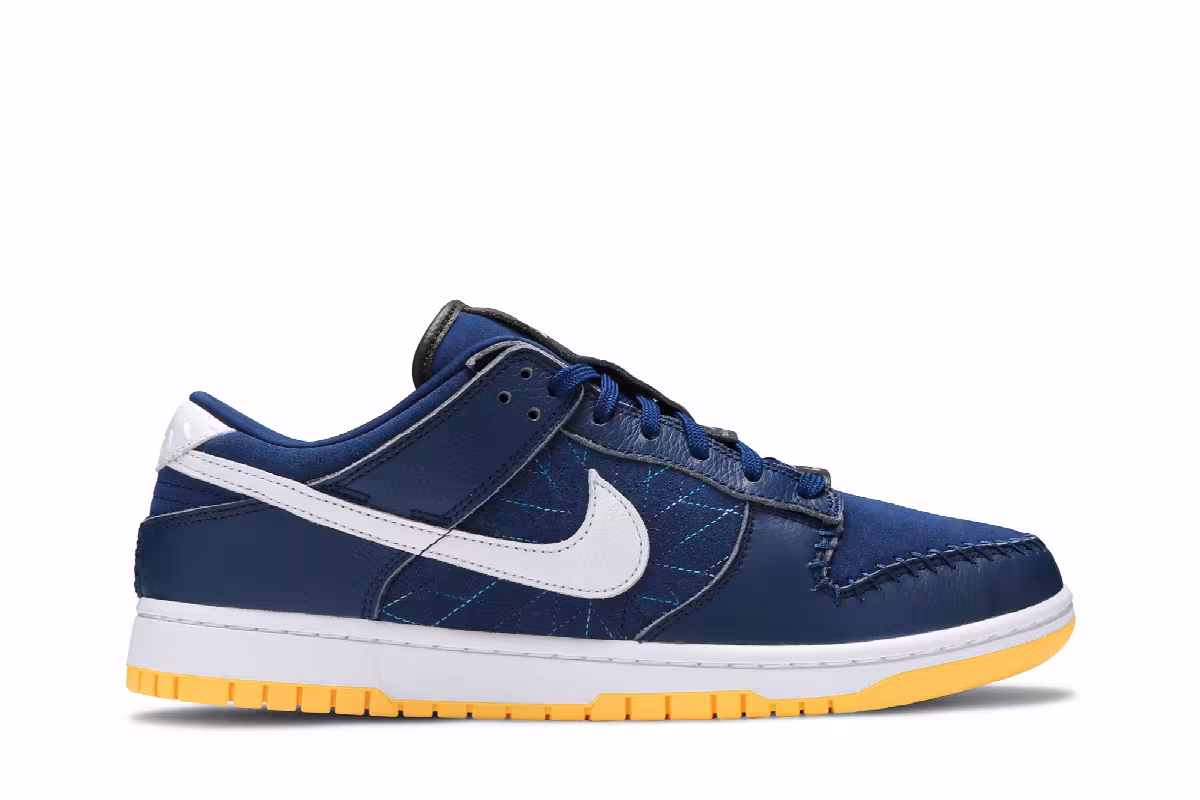Kyrie Irving x Nike Dunk Low N7, view 2