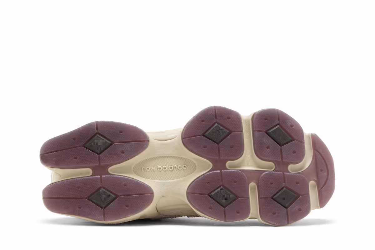 Sydney McLaughlin-Levrone x New Balance 9060 Linen Black Coffee, view 5