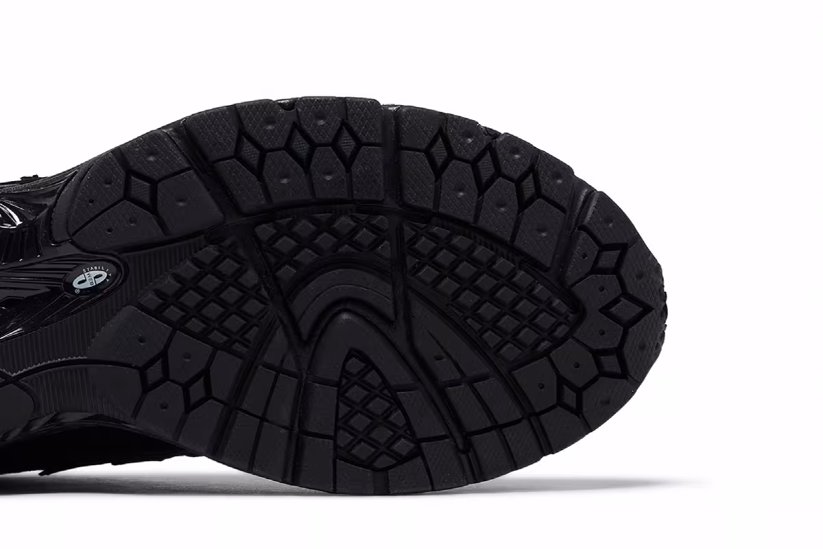New Balance Men's 1906R Black, view 6