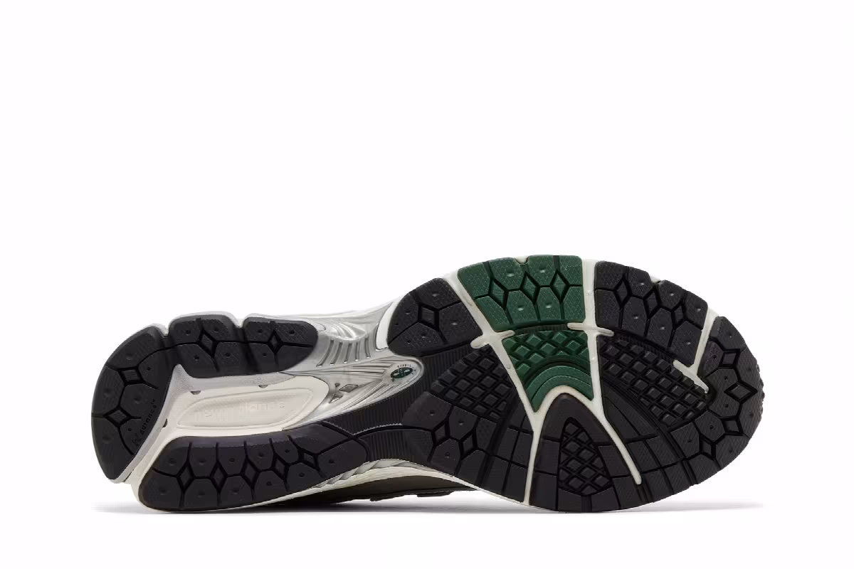 New Balance 1906R Silver Metallic Nightwatch Green, view 5