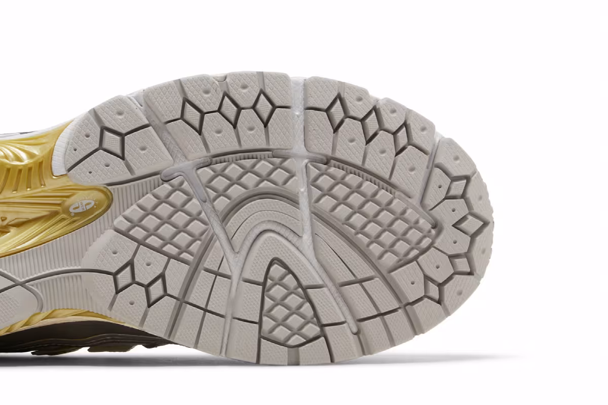 Kith x New Balance 1906R White, view 6