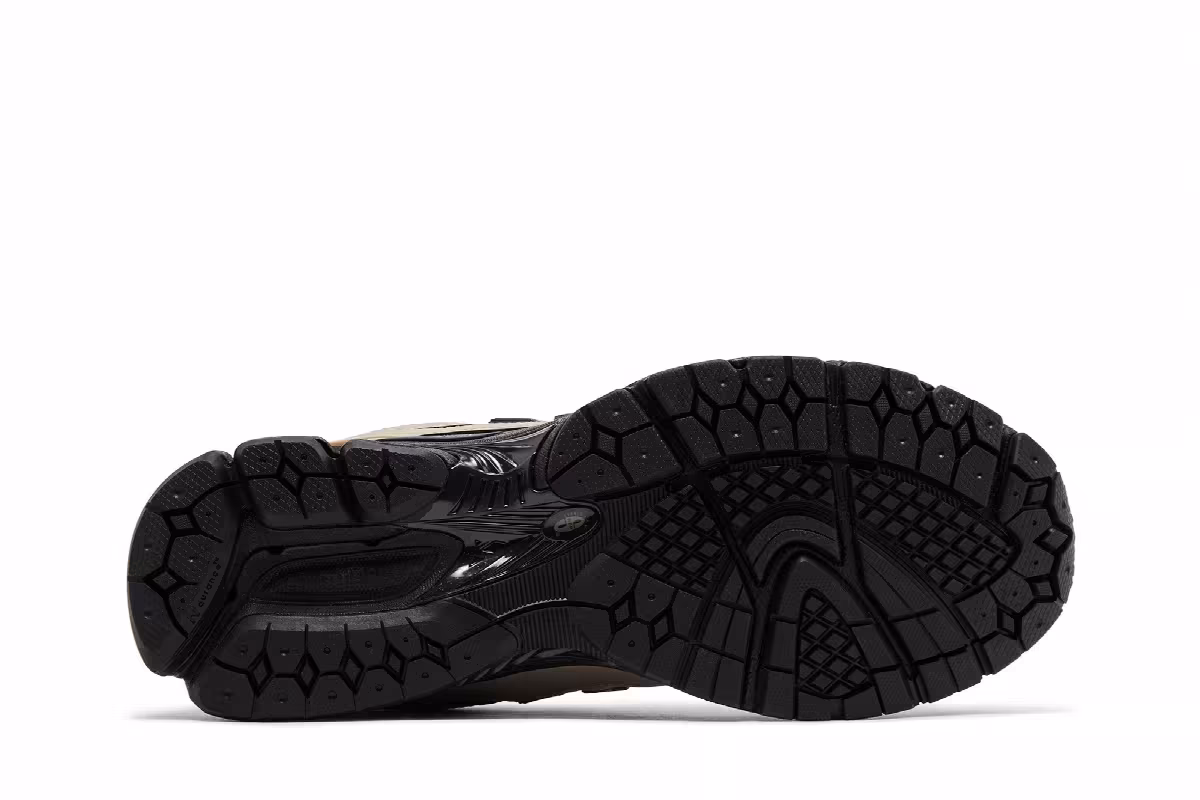 New Balance 1906R Light Mushroom Black, view 5
