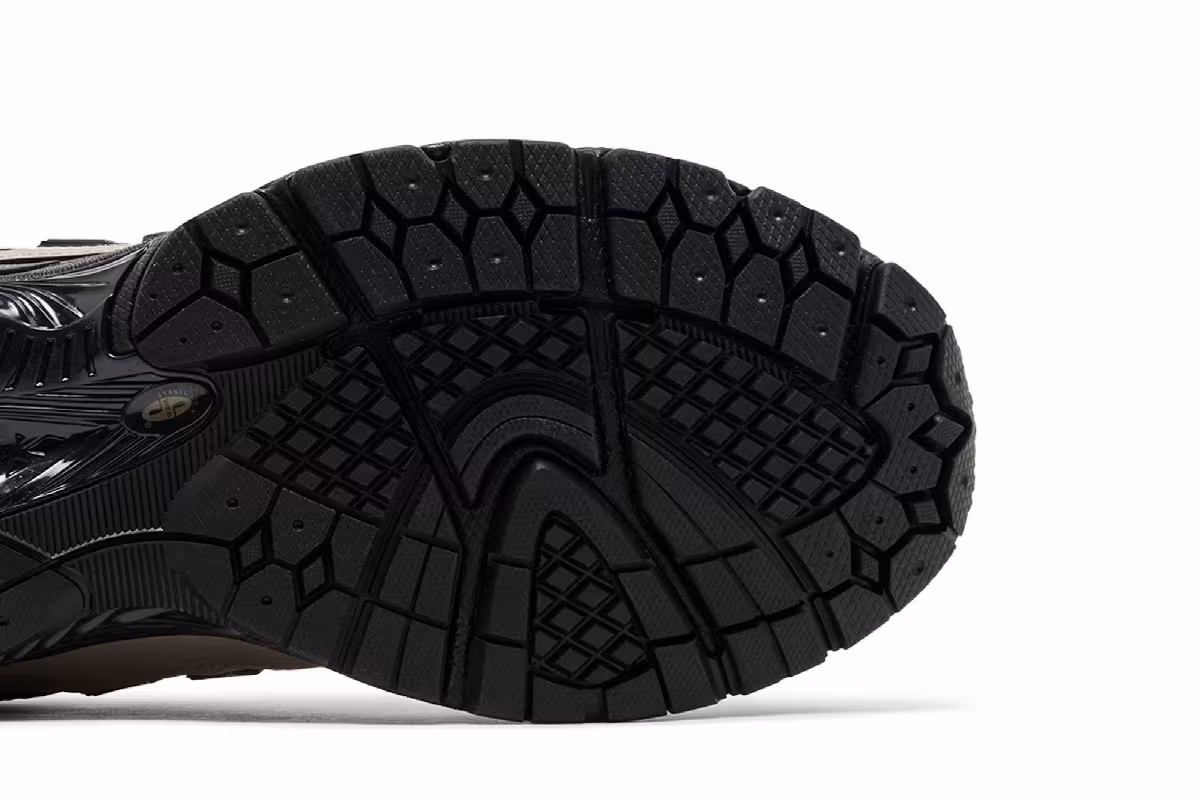 New Balance 1906R Light Mushroom Black, view 6