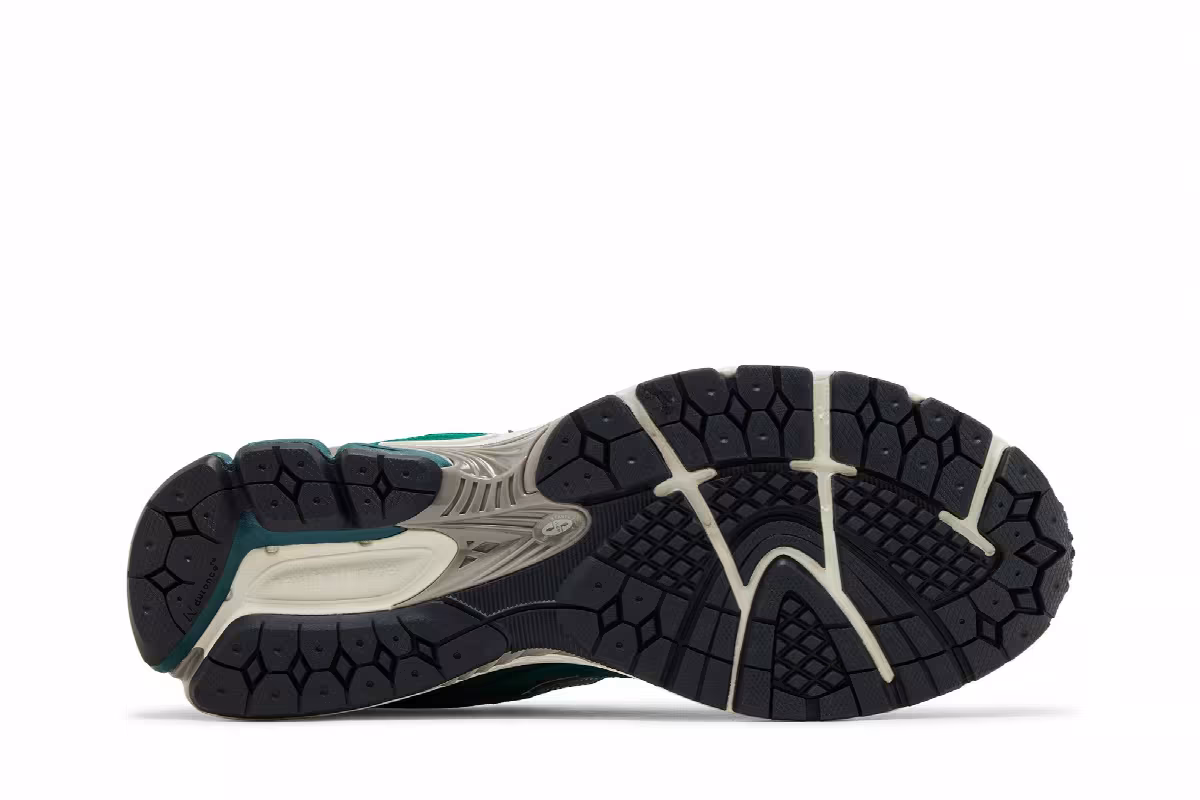 New Balance 2002R Marsh Green, view 5
