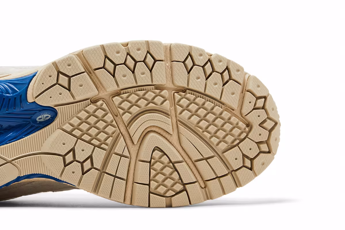 New Balance 2002R Sandstone Timberwolf, view 6