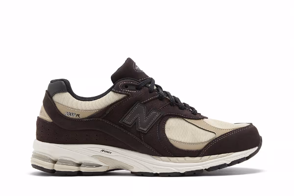 New Balance 2002R GORE-TEX Black Coffee, view 2