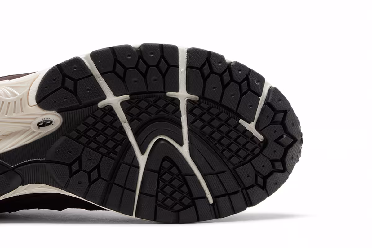 New Balance 2002R GORE-TEX Black Coffee, view 6