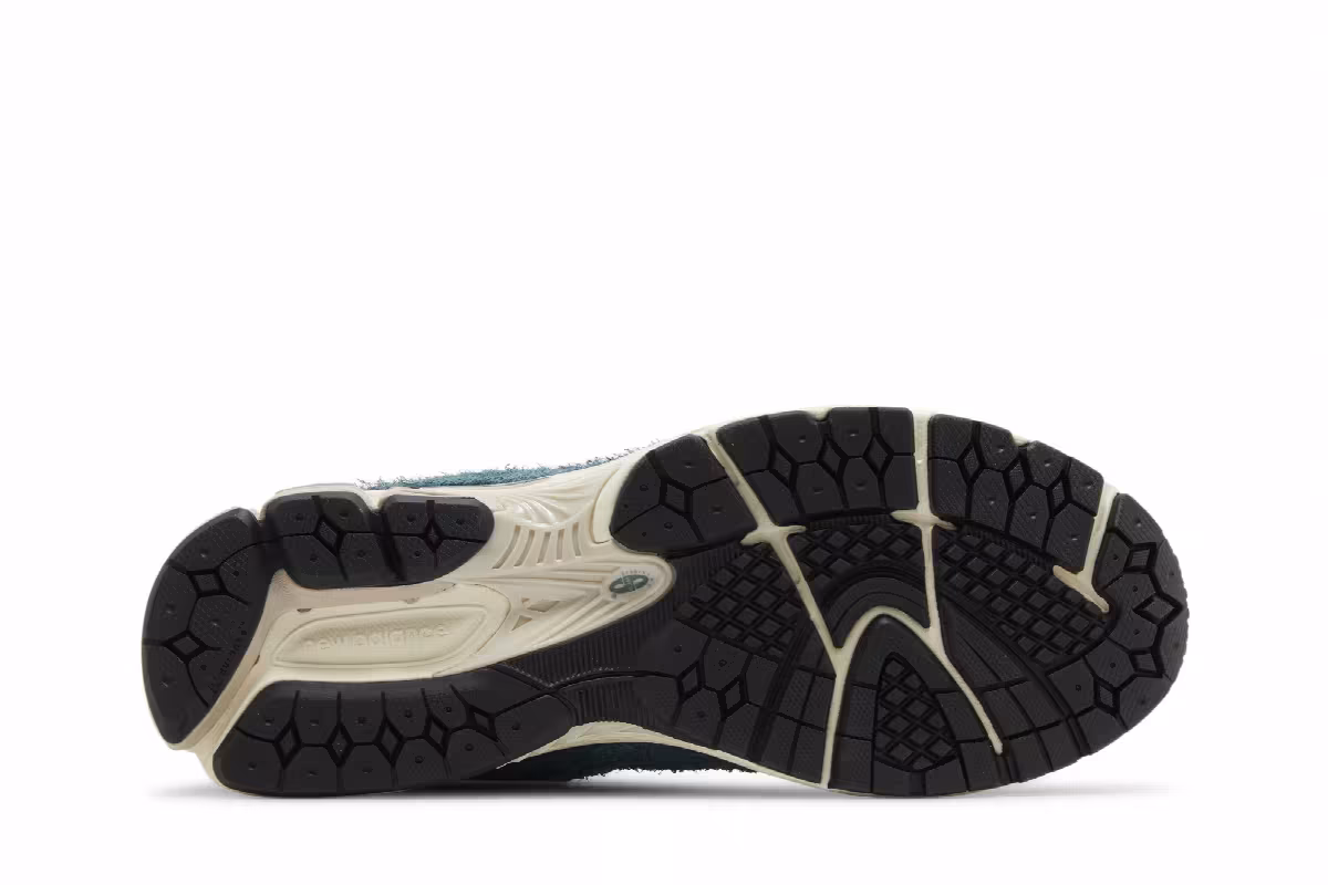 New Balance 2002R New Spruce Magnet, view 5