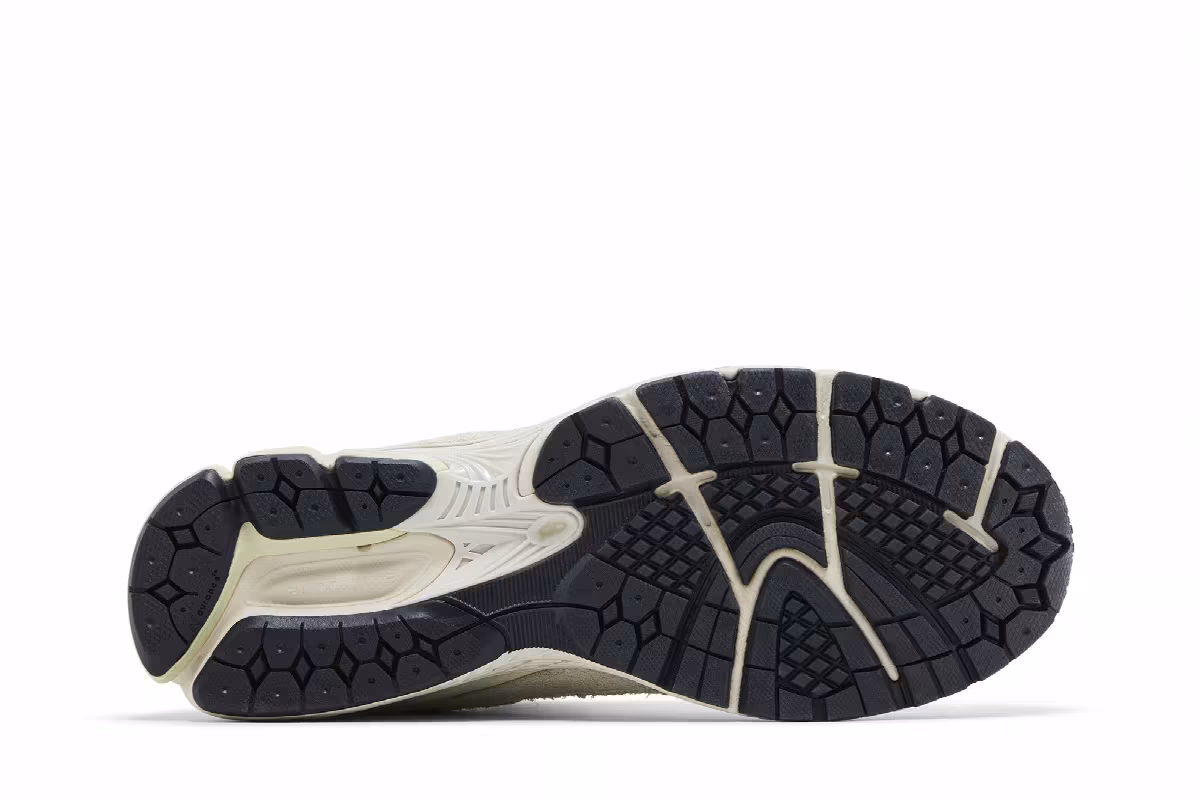 New Balance 2002R Light Green, view 5