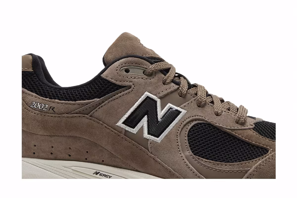 New Balance 2002R Driftwood Black, view 3