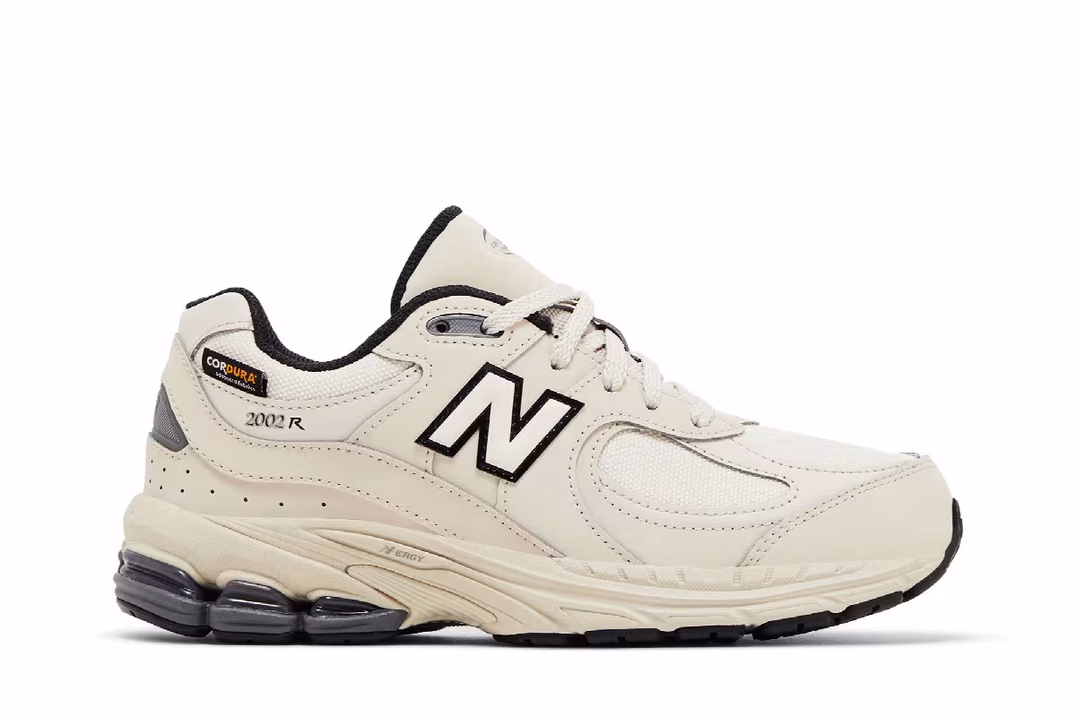 New Balance 2002R Big Kid Cordura Pack - Timberwolf Black, view 2
