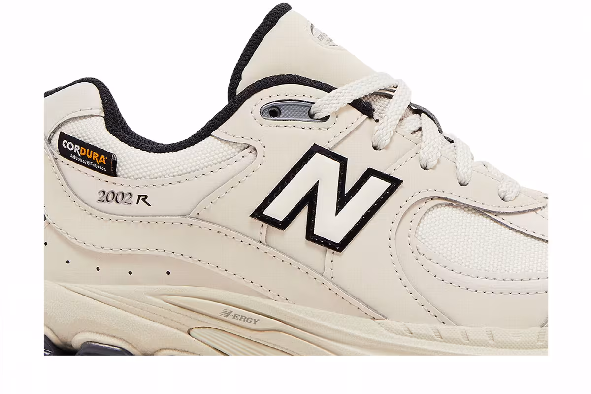 New Balance 2002R Big Kid Cordura Pack - Timberwolf Black, view 3