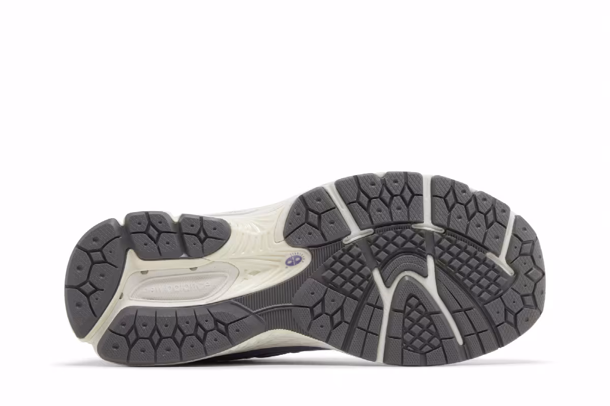 New Balance 2002R Big Kid Astral Purple, view 5