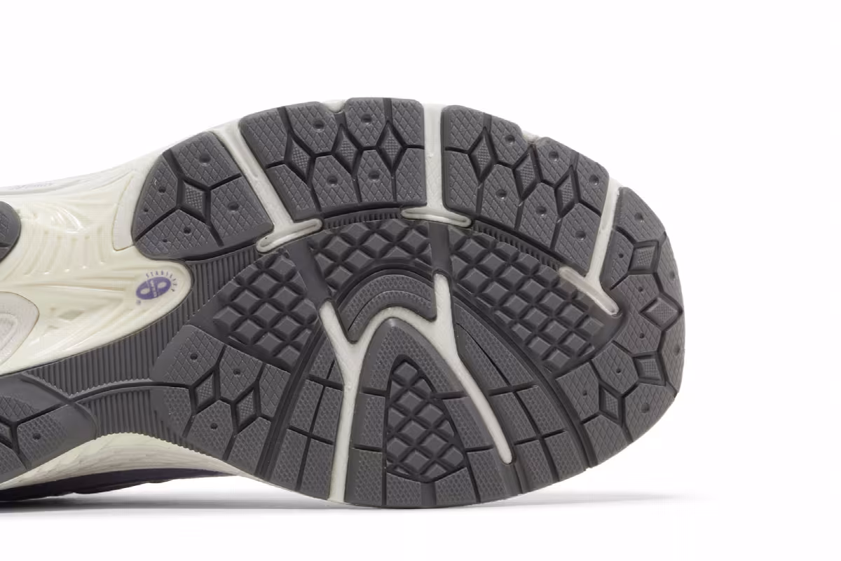 New Balance 2002R Big Kid Astral Purple, view 6