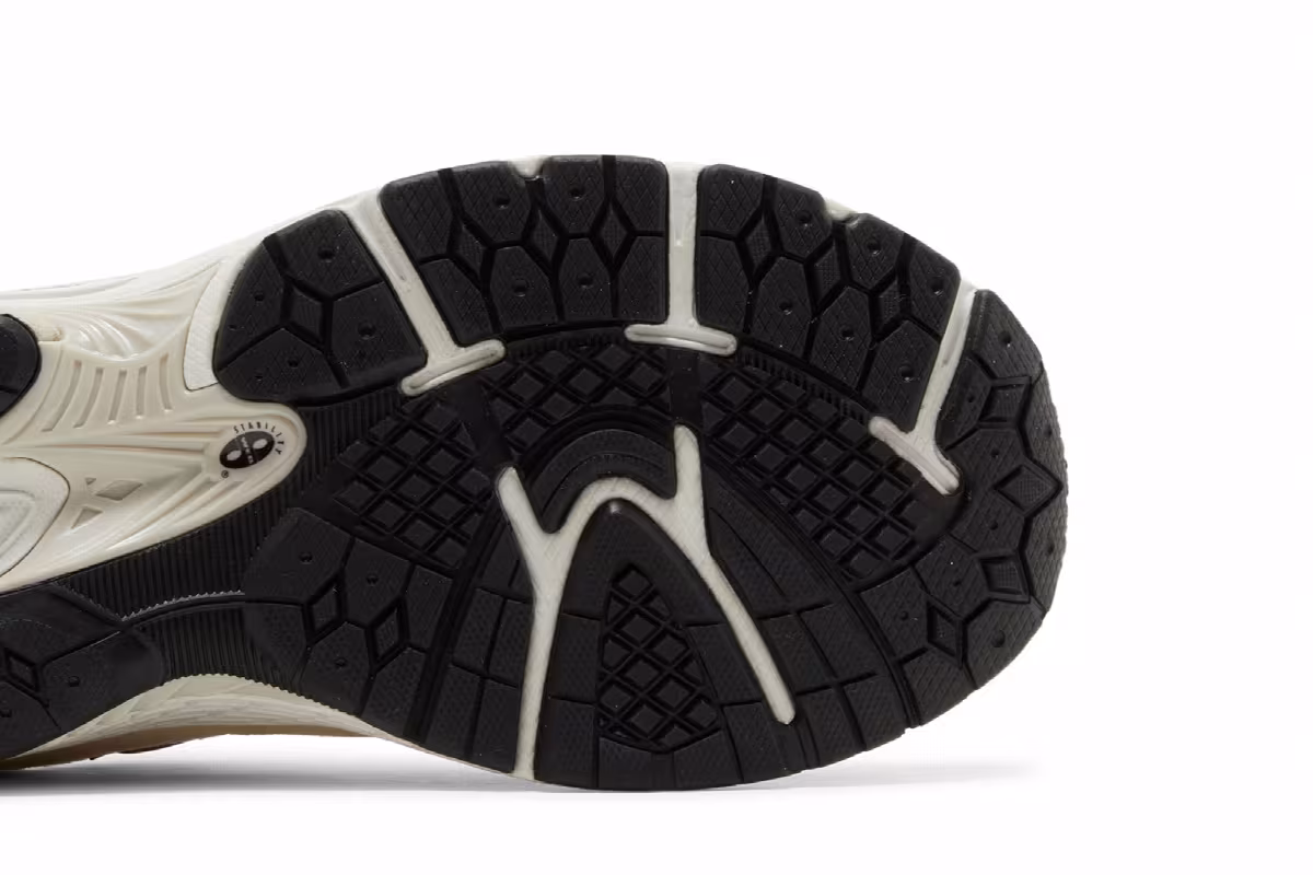 New Balance 2002R Big Kid Wide Sandstone Magnet, view 6