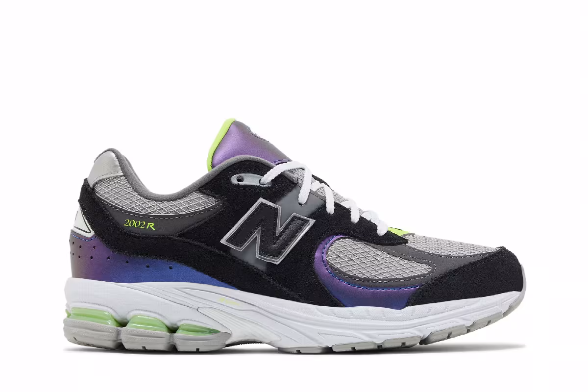 New Balance 2002R Big Kid Purple Noir, view 2