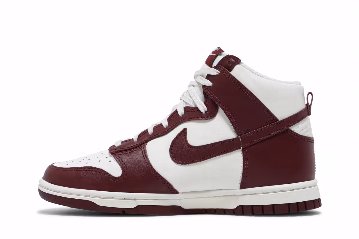 Nike Women's Dunk High Team Red, view 4