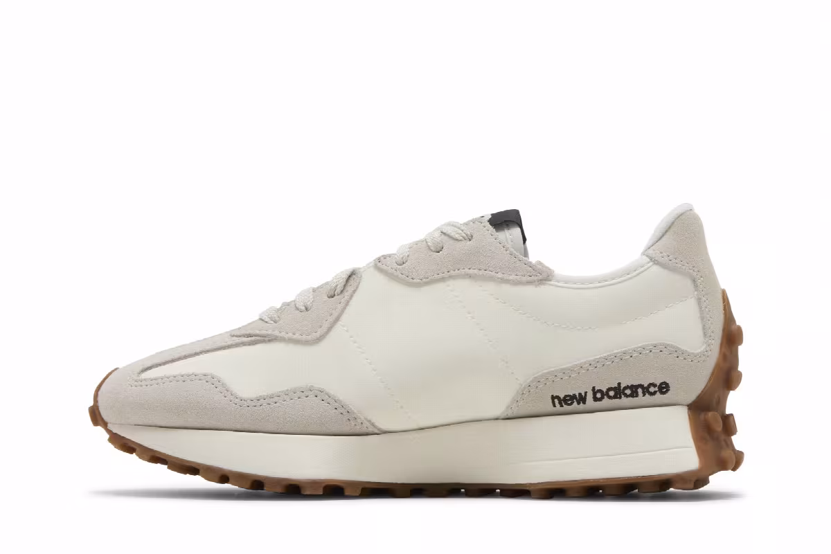 New Balance Women's 327 Moonbeam Black, view 4