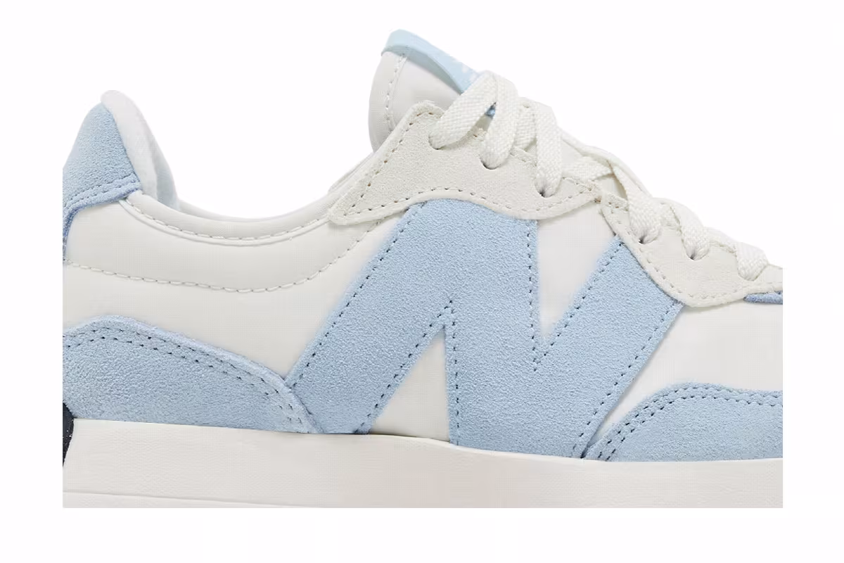 New Balance Women's 327 Light Chrome Blue, view 3