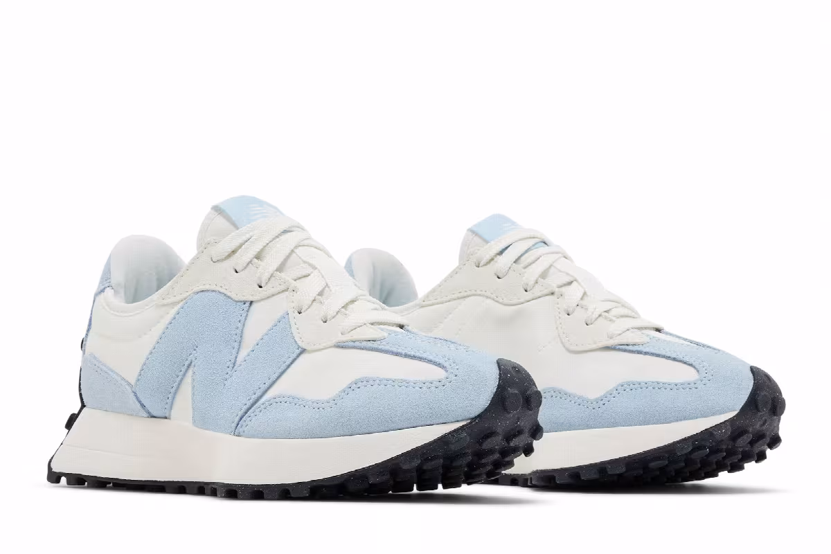 New Balance Women's 327 Light Chrome Blue, view 9