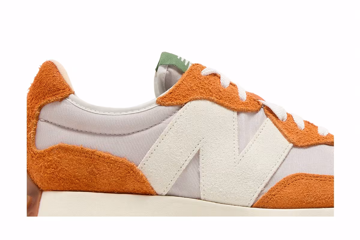 New Balance 327 Classic Orange, view 3